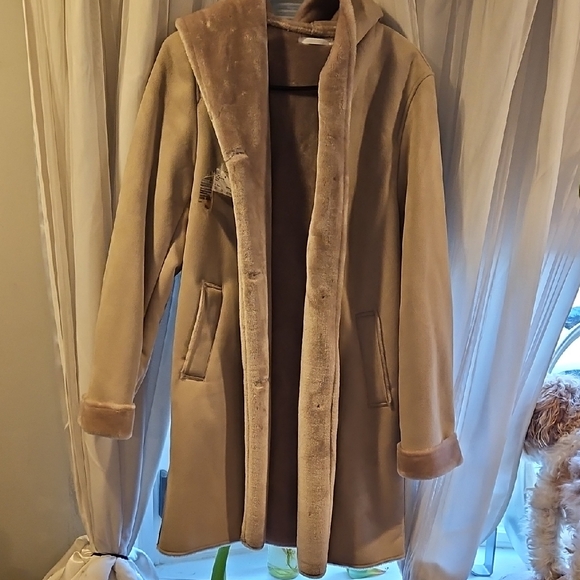 Uniqlo Jackets & Blazers - Uniqlo Cream Teddy Jacket for Women